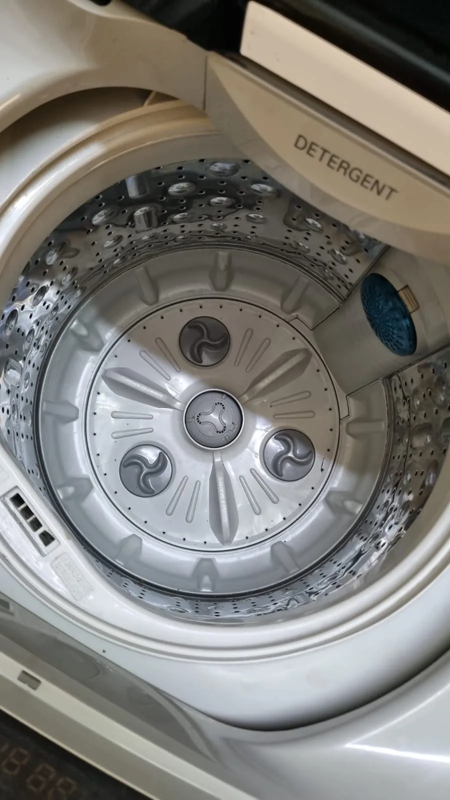 LG Fully Automatic Top Load Washing Machine – Great Condition, photo 7