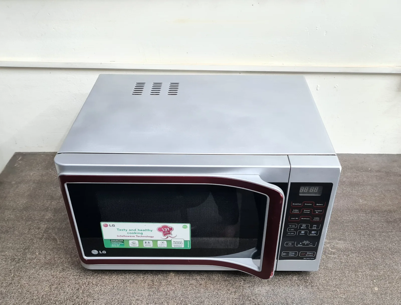 LG Microwave Oven 28 ltr, photo 3