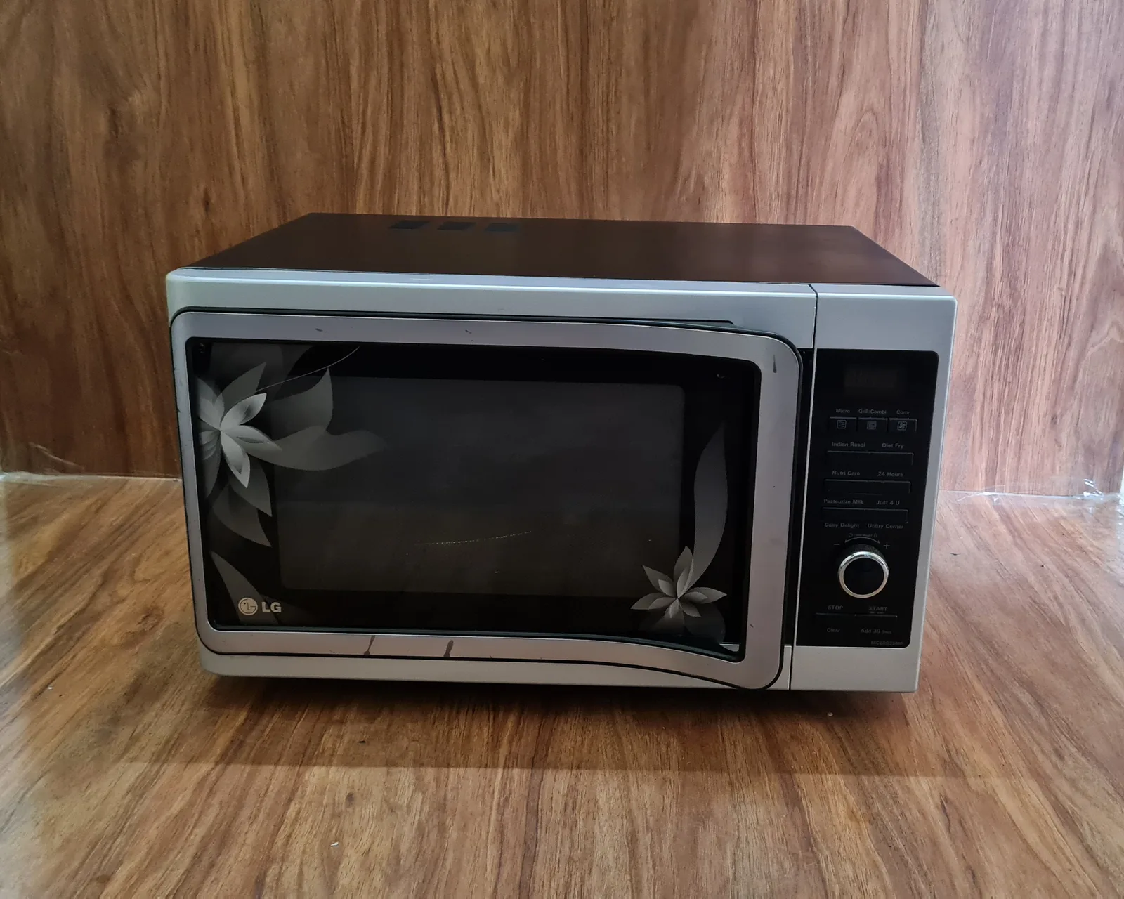 LG Microwave Oven 28 ltr, photo 6