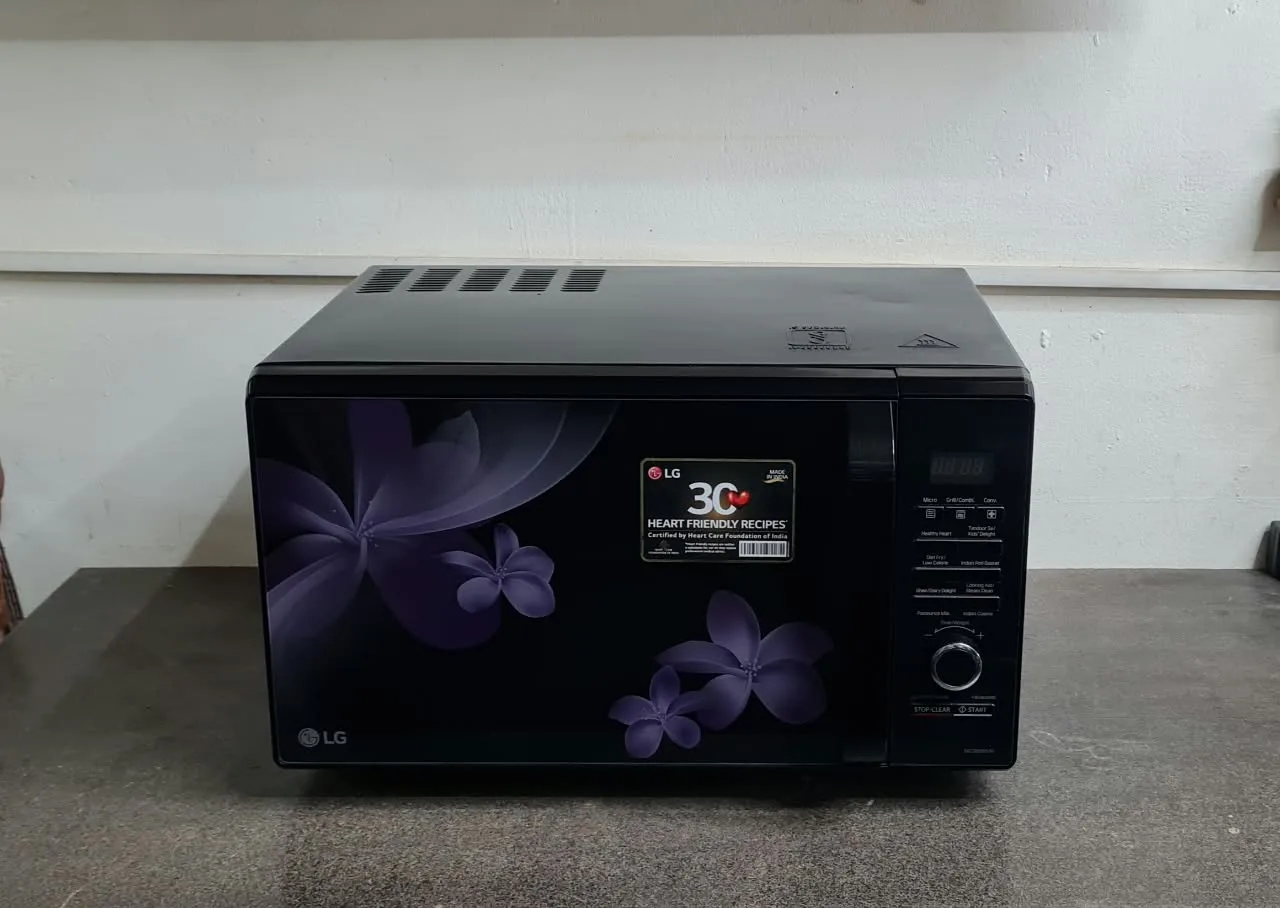 LG 28 Litre Convection Microwave Oven, photo 3