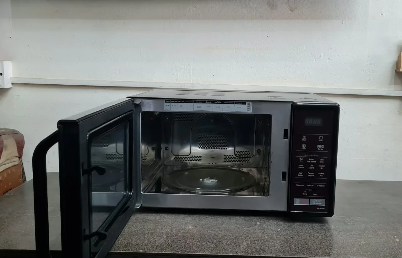 LG 21L Convection Microwave Oven with Health Plus Auto Cook, photo 6