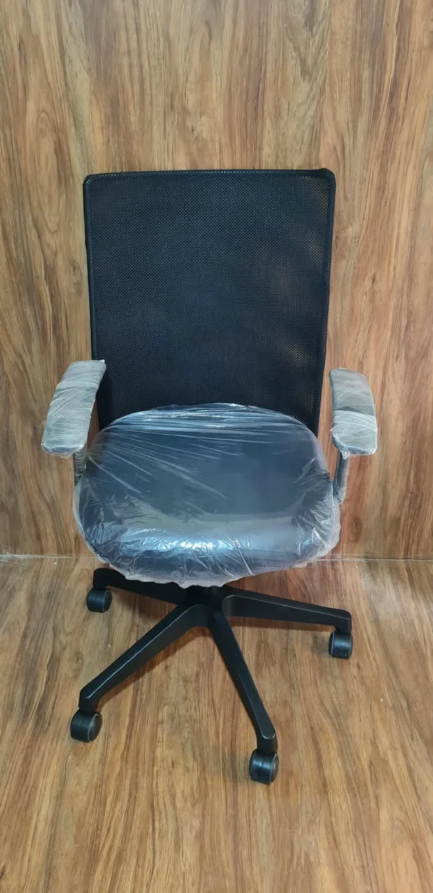 Mid-back ergonomic mesh office chair, photo 4