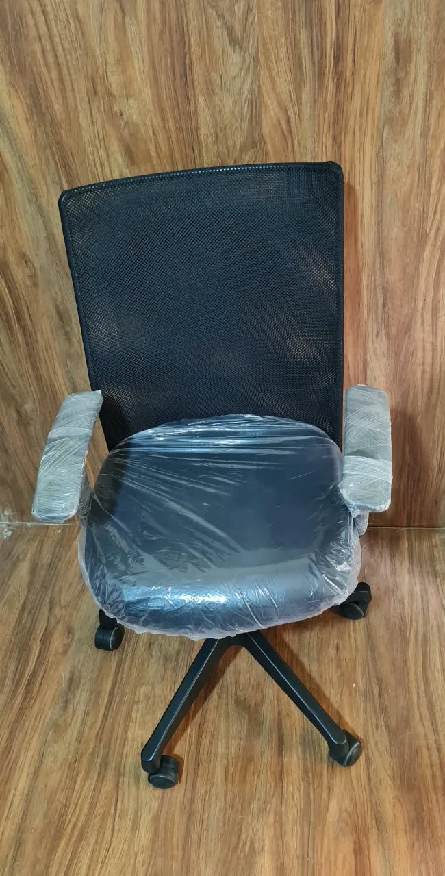 Mid-back ergonomic mesh office chair, photo 2