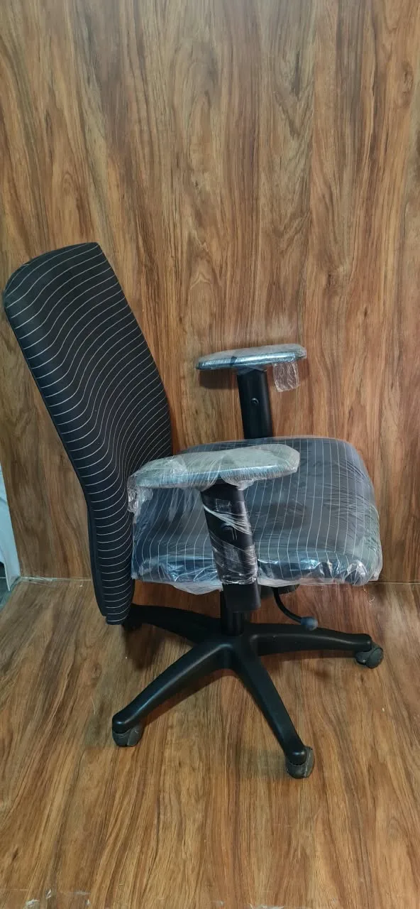 Premium ergonomic mid-back office chair, photo 5