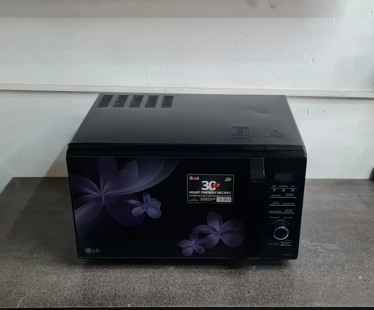 LG 28 Litre Convection Microwave Oven, photo 4